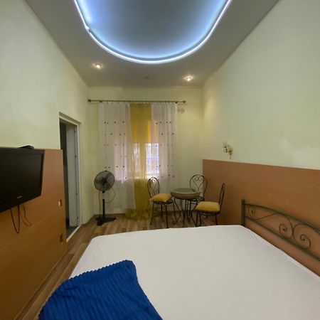 Aleksandr Apartment Odesa Exterior photo